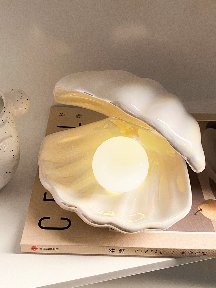 Ceramic shell lamp